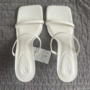 ZARA MINIMALIST HIGH HEELED SANDALS